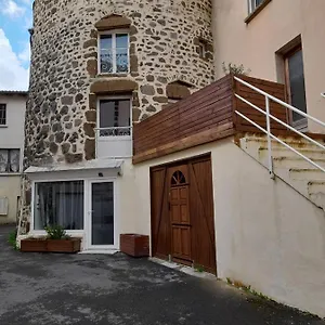 Tour Médiévale De L'an Mille Loudes